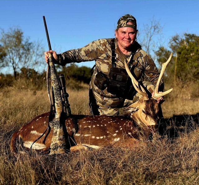 Hollow Point Outfitters Axis Deer hunt
