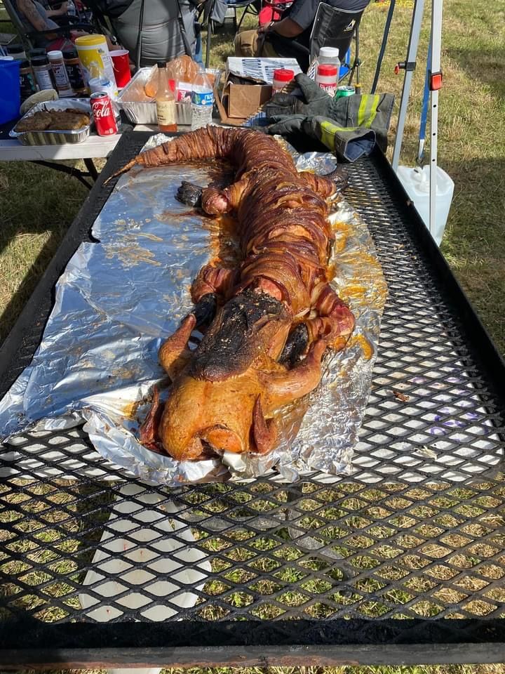 A whole hog on the pit